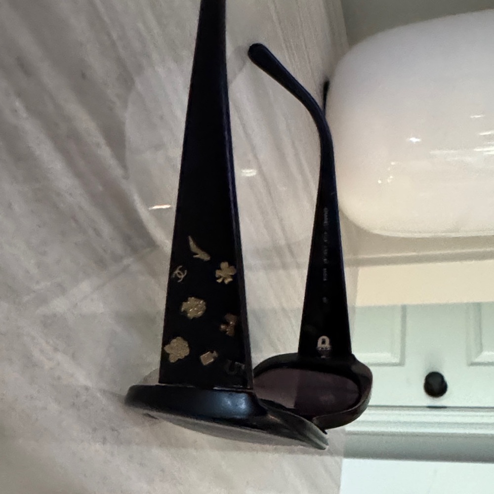 Y2K original CHANEL Dark Frame Sunglasses - Picture 2 of 9